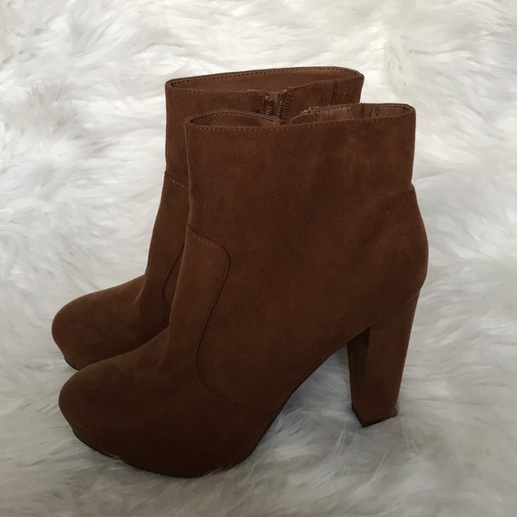 🏵️ Donsted 10/3/24 
NWT 10 brown wedge ankle boots faux suede Mossimo - Picture 3 of 7